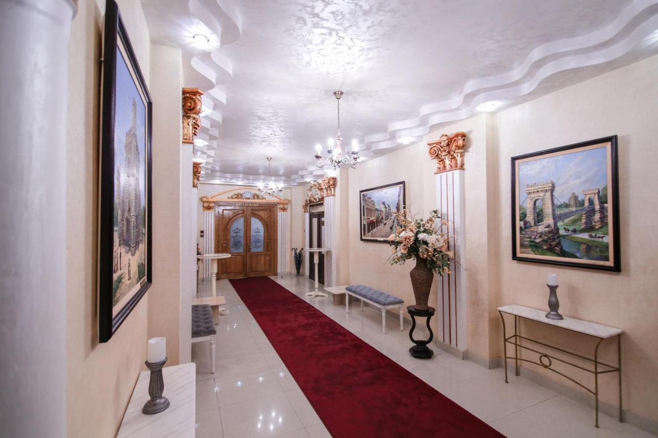 Hotel Royal Крайова Екстер'єр фото